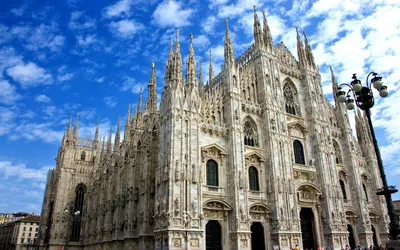 https://www.tiqets.com/ru/milan-cathedral-the-duomo-tickets-l145637/