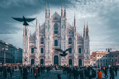 Вечерний Милан. Собор DUOMO . Ну, невозможно, не сделать фото в этом  знаковом месте, кода посещаешь Милан 💫. #milano #italy #duomo… | Instagram