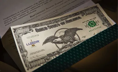 Стога миллиона долларов США в 100 банкнотах доллара Стоковое Изображение -  изображение насчитывающей делать, мята: 86210461