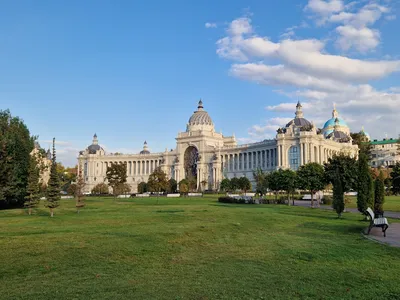 Дворец земледельцев – величественное здание в историческом центре Казани