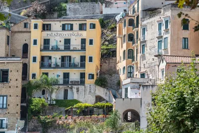 Панорамный Вид На Минори, Замечательный Город В Costiera Amalfitana - Италия  Фотография, картинки, изображения и сток-фотография без роялти. Image  13318829