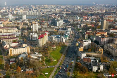 File:Минск. Улица Немига. Вид с пешеходного мостика.jpg - Wikimedia Commons