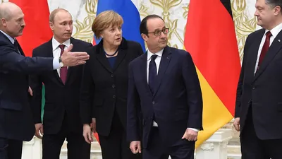 Экс-президент Франции Олланд: Минские соглашения позволили укрепить ВСУ –  Коммерсантъ
