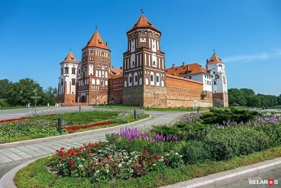 Поездка выходного дня в Мирский замок (Беларусь) — KIA Rio X-Line, 1,6 л,  2019 года | путешествие | DRIVE2