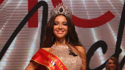 Ksenia Sukhinova crowned \"Miss Russia\"