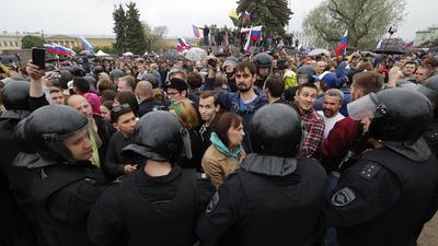 В России завели уже второе уголовное дело после митингов 12 июня - BBC News  Русская служба