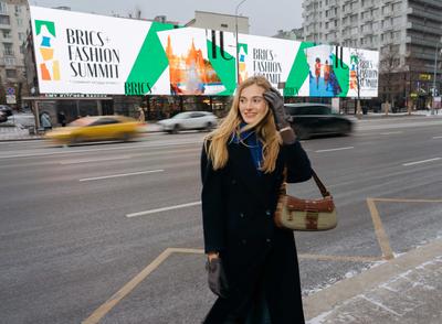 С 21 по 26 марта 2017 года в Гостином дворе прошла 37-я «Неделя моды в  Москве. Сделано в России», которая проводится Ассоциацией Высокой моды и  Прет-а-порте при поддержке МИНПРОМТОРГА России. | PICCOLOMAGAZINE