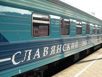 Черный частный поезд с плотными подушками. «Ночной экспресс» №21/22  Петербург – Москва