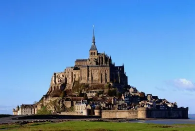Уникальный замок старого мира во Франции: романтический Мон-Сен-Мишель