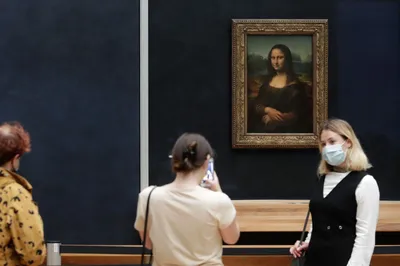 В Лувре возникла массовая неразбериха из-за перемещения «Моны Лизы» |  Arthive