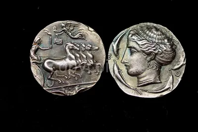 Римская монета колесница и ангел серебро