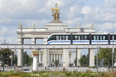 File:Monorail Moskau - Einfahrt in Station Telezentrum.jpg - Wikipedia