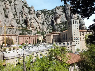 В Монтсеррат из Барселоны • Священная гора и монастырь
