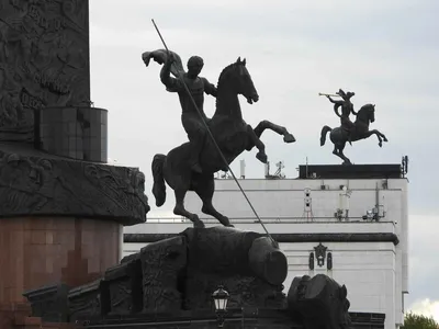 Посмотреть в Москве: Парк Победы на Поклонной горе
