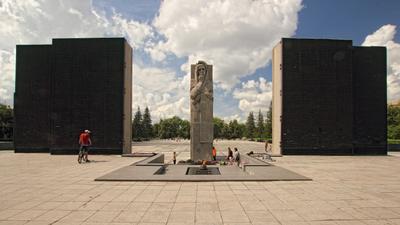 Монумент славы в Новосибирске фото фотографии