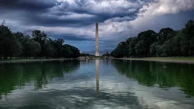 Монумент Вашингтона В Ночное Время В Маунт-Вернон, Балтимор, Штат Мэриленд.  Фотография, картинки, изображения и сток-фотография без роялти. Image  55505911