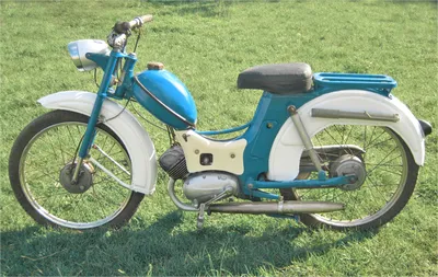 File:Riga3 moped.jpg - Wikimedia Commons