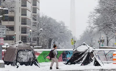 В США и Канаде снежная буря и сильные морозы. Погибли более 20 человек,  отменены тысячи рейсов