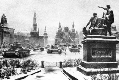 Красная площадь, 1941 год. Как с парада уходили на фронт - Газета.Ru