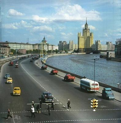 За железным занавесом: в сети появились фотографии Ленинграда и Москвы 50-х  годов | Sobaka.ru