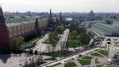 File:Александровский сад (Aleksandrovskiy-sad), Москва 03.JPG - Wikimedia  Commons