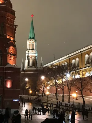 Александровский сад, Москва, prompt …» — создано в Шедевруме