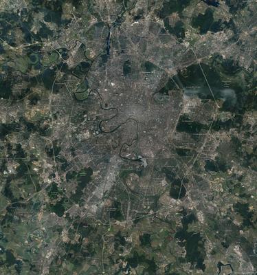 Спутниковая карта Москвы в России из космоса Стоковое Фото - изображение  насчитывающей земля, экономия: 196687572