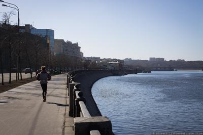 Москва. Хамовники. Вид с Патриаршего моста. Летний закат в теплых тонах  Photos | Adobe Stock