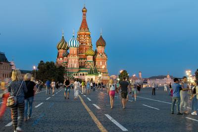 В Москву летом активнее поехали школьные группы и туристы 55+ – Ratanews.ru