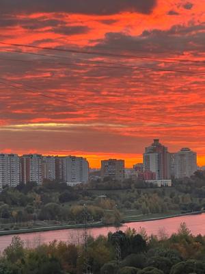 Церковь Кирилла и Марии Радонежских в Марьине, Марьино (Юго-Восточный  административный округ (ЮВАО)), фотография. фасады Храм,Церковная  лавка,Воскресная школа «Малахит»,Дом притча.