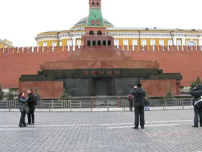 Мавзолей Ленина в Москве: история и современность, фото и часы работы
