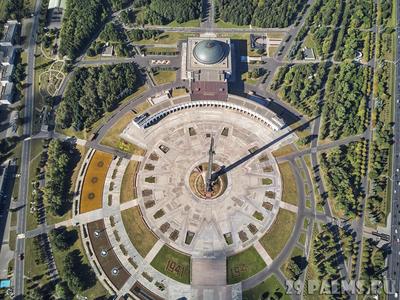 В Москве помыли монумент Победы на Поклонной горе - РИА Новости, 01.05.2023