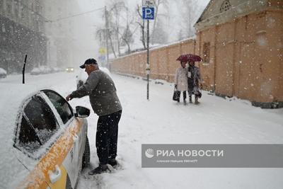 Снегопад в Москве стал самым мощным за последние 72 года - РИА Новости,  07.12.2021