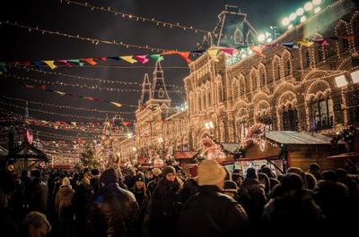 ГУМ, Москва - «Обожаю ГУМ зимой. Посещение в декабре 2023 года. Безумно-  красивая выставка елок от известных магазинов ♥» | отзывы