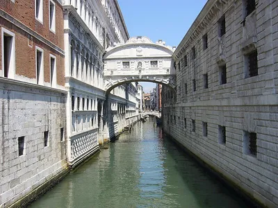 знаменитый мост вздохов в венеции в италии фотографируется с Стоковое  Изображение - изображение насчитывающей никто, метод: 218707767