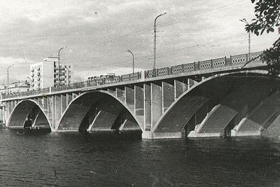 Макаровский мост в Екатеринбурге