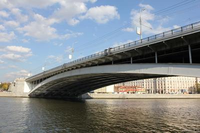 10 самых известных и популярных мостов в Москве