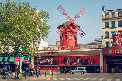 Moulin Rouge - Wikipedia