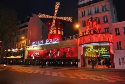 Moulin Rouge - Paris Attractions