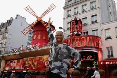 Moulin rouge hi-res stock photography and images - Alamy