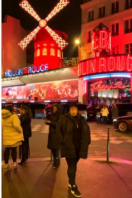 Moulin Rouge Paris - Janelle Veselik