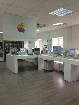 Музей компьютеров Apple в Москве | Apple computer, Old computers, Vintage  electronics