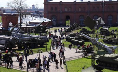 Военно-исторический музей артиллерии, инженерных войск и войск связи -  Питерский двор
