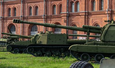 Санкт-Петербург. Музей Артиллерии и прочего … часть 1. Парковка у музея. —  Nissan Pathfinder (3G), 2,5 л, 2012 года | путешествие | DRIVE2