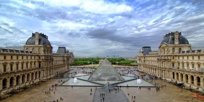 Музей лувр, площадь Франции, высокая…» — создано в Шедевруме