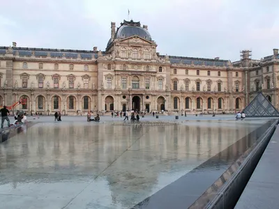 Российский туризм / Соседи / Самый известный в мире музей и главная  достопримечательность Франции – Лувр