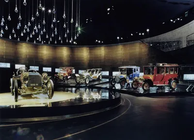 Техника и путешествия: Mercedes-Benz Museum в Штутгарте