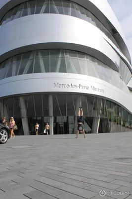 Музей Мерседес-Benz в Штутгарте Редакционное Фото - изображение  насчитывающей экспонат, зодчества: 33968711