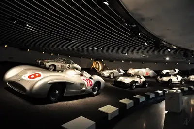 Экспозиция вид внутри - Изображение Музей Mercedes-Benz, Штутгарт -  Tripadvisor