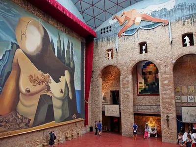 Фигерас и театр-музей Сальвадора Дали 🧭 цена экскурсии €449, 4 отзыва,  расписание экскурсий в Барселоне